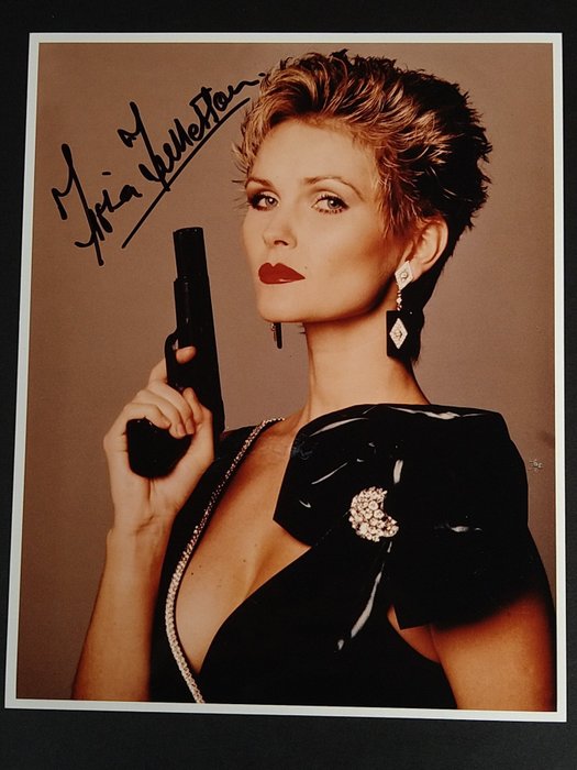 James Bond 007: A View To a Kill - Fiona Fullerton "Pola Ivanova" - Autograph, Photo with COA