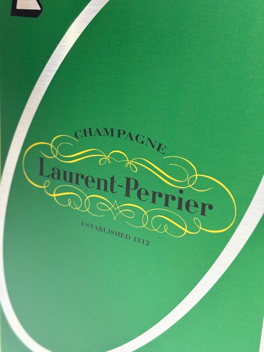 Rob VanMore - Laurent Perrier UNO Reverse XL - 60cm