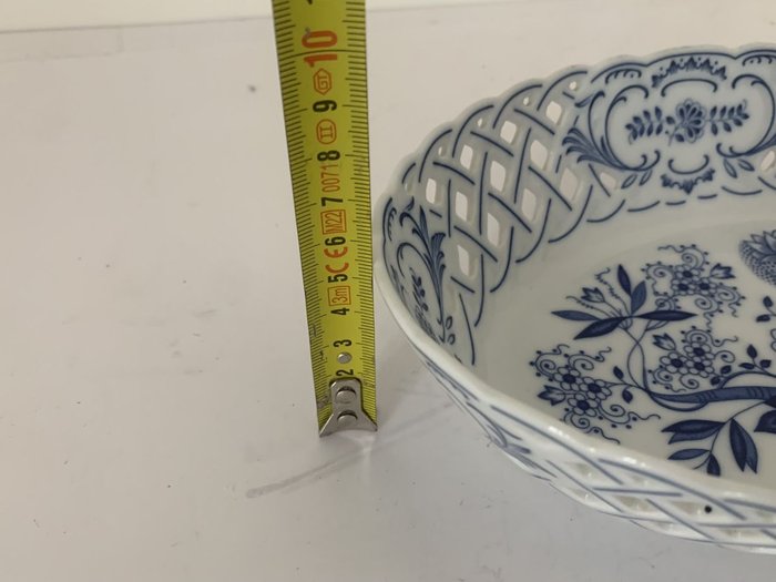 Hutschenreuther - Middagssæt - Zwiebelmuster Onion pattern - Porcelæn - 1 gennembrudt skål