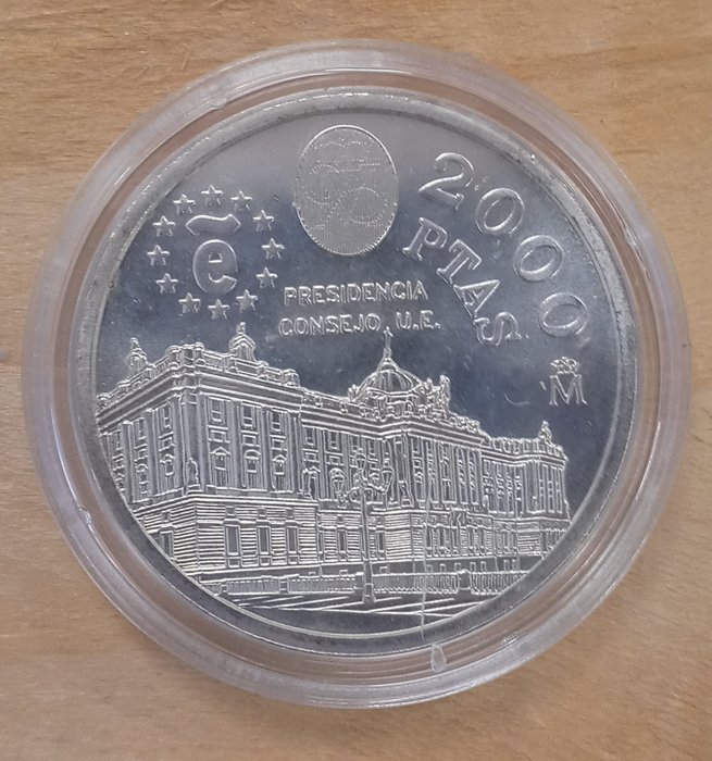 Spanien. 2000 Pesetas 1994/2001 (8 monedas)