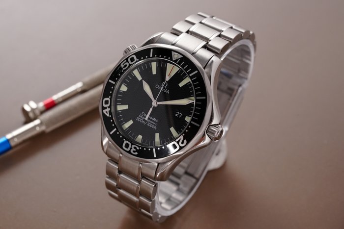 Omega - Seamaster Professional 300m Black Dial Quartz - 22645000 - Mænd - 2000-2010