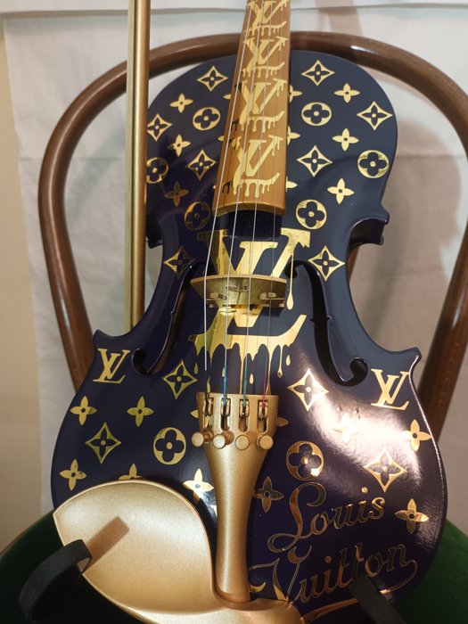 fppopart - Louis vuitton violon  Cassis laqué édition