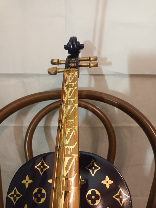 fppopart - Louis vuitton violon  Cassis laqué édition