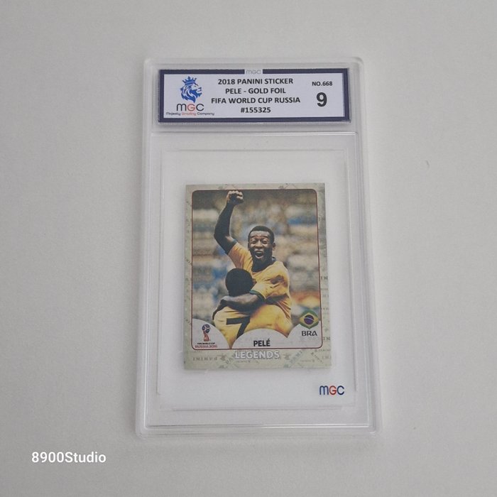 2018 - Panini - World Cup Stickers - Pelé - #668 Pink Back - Gold Foil - Legends - 1 Graded sticker - MGC 9