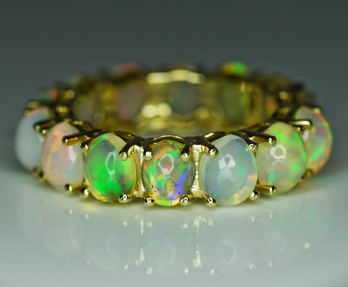 Ring - 14 karat Gulguld -  5.80ct. tw. Opal - Opal Eternity band