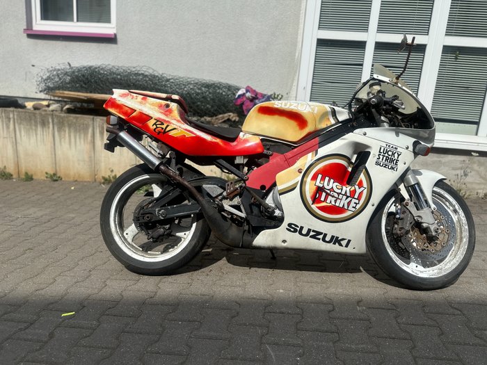 Suzuki - RGV 250 Lucky Strike - 1993