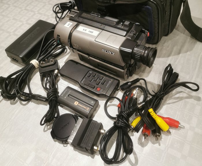 Sony CCD-TRV65E compatible Hi8 VIDEO8 8MM tapes. Analogt videokamera