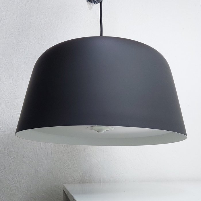 Loevschall - Hængende lampe - Noir Ø44 Pendel - Sort udgave - Metal