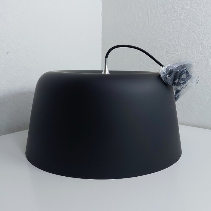 Loevschall - Hængende lampe - Noir Ø44 Pendel - Sort udgave - Metal