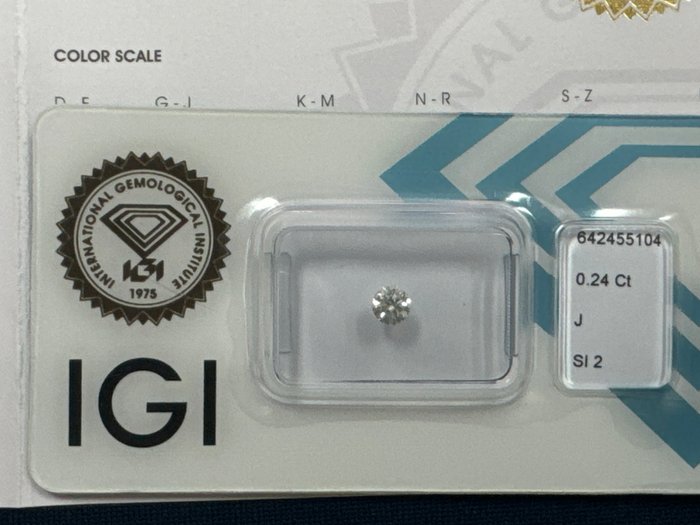 Ingen mindstepris - 1 pcs Diamant  (Natur)  - 024 ct - Rund - J - SI2 - International Gemological Institute (IGI)