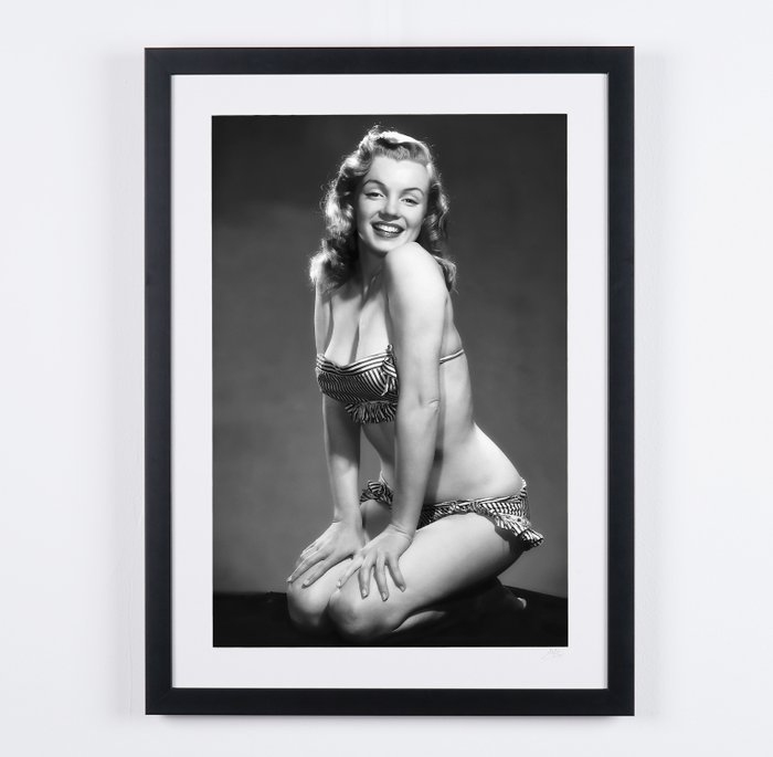 Marilyn Monroe - 1948 - Fine Art Photography - Luxury Wooden Framed 70X50 cm - Limited Edition Nr 01 of 30 - Serial ID 16924 - Original Certificate (COA), Hologram Logo Editor and QR Code - 100% New items.