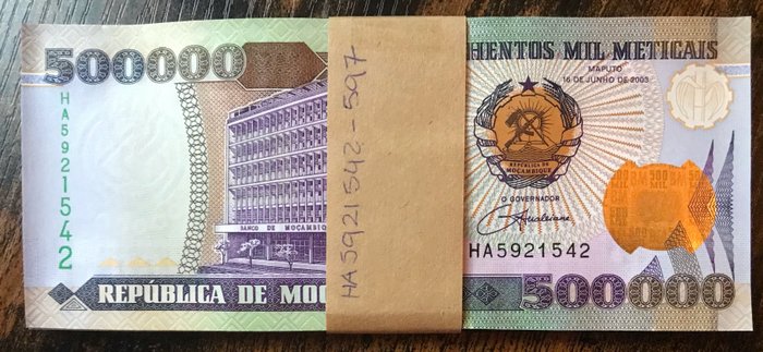 Mozambique. - 50 x 50000, 50 x 100000, 50 x 200000, 50 x 500000 Escudos 1993 - incomplete bundles - Pick 138, 139, 141, 142  (Ingen mindstepris)