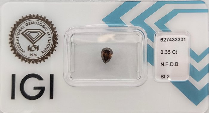 Ingen mindstepris - 1 pcs Diamant  (Naturfarvet)  - 0.35 ct - Pære - Fancy dark Brun - SI2 - International Gemological Institute (IGI)