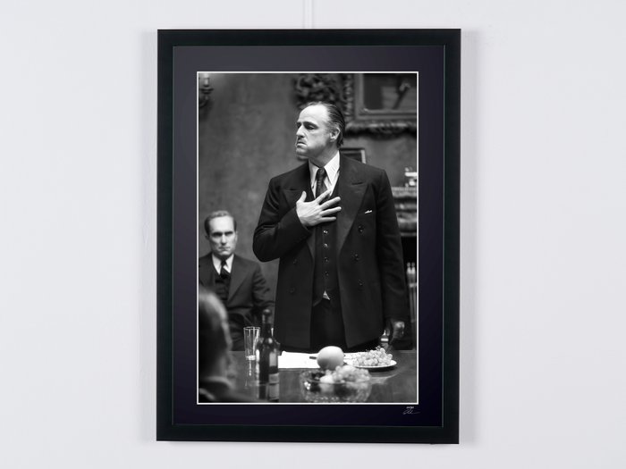 The Godfather - Marlon Brando as "Don Vito Corleone" - Photographie Luxury Wooden Framed 70X50 cm - Limited Edition Nr 05 of 30 - Serial ID 20539-2 - Original Certificate (COA) Hologram Logo Editor and QR Code - 100% New items