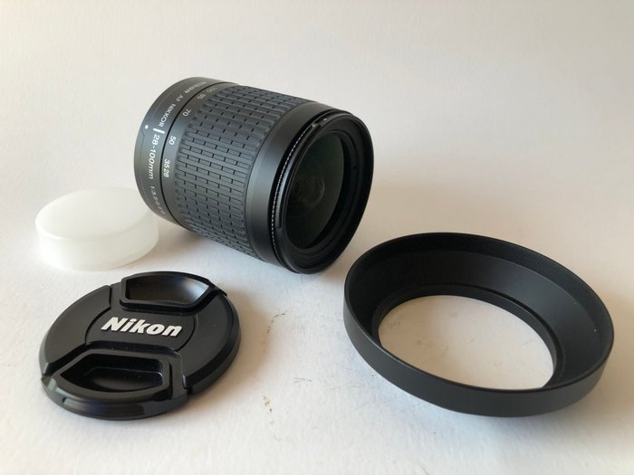 Nikon AF NIKKOR 28-100mm 1:3,5-5,6 G Black Zoomobjektiv