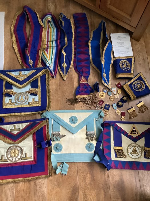 Storbritannien - Badge - Freemasonry Aprons Sashes Medals etc - 20 - midt i (2 verdenskrig)