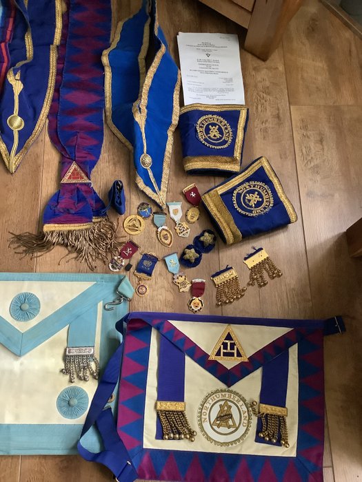 Storbritannien - Badge - Freemasonry Aprons Sashes Medals etc - 20 - midt i (2 verdenskrig)