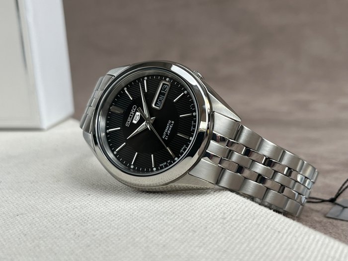 Seiko - 5 - Automatic Day Date - SNKL23J1 - Ingen mindstepris - Mænd - 2011-nu