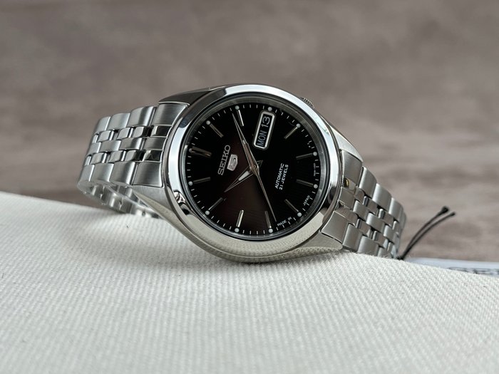 Seiko - 5 - Automatic Day Date - SNKL23J1 - Ingen mindstepris - Mænd - 2011-nu