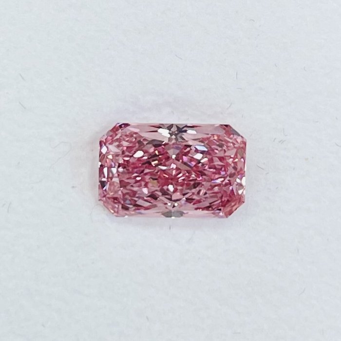 1 pcs Diamant  (Farvebehandlet)  - 1.51 ct - Radiant - Fancy vivid Rosa Lyserød - VVS2 - Gemological Institute of America (GIA) - Natural Earth Mined Diamond - Gratis forsendelse -