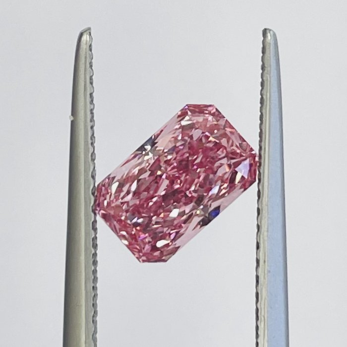 1 pcs Diamant  (Farvebehandlet)  - 1.51 ct - Radiant - Fancy vivid Rosa Lyserød - VVS2 - Gemological Institute of America (GIA) - Natural Earth Mined Diamond - Gratis forsendelse -