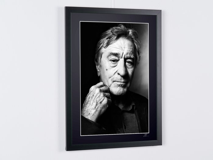 Robert DeNiro - Portrait - Fine Art Photography - Luxury Wooden Framed 70X50 cm - Limited Edition Nr 03 of 30 - Serial ID 20145 - Original Certificate (COA), Hologram Logo Editor and QR Code - 100% New items.