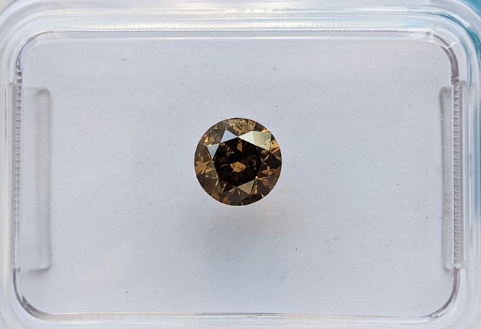 Ingen mindstepris - 1 pcs Diamant  (Naturfarvet)  - 0.50 ct - Rund - Fancy deep Gul Brun - I1 - International Gemological Institute (IGI)