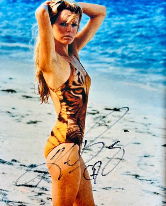 James Bond 007: Never Say Never Again - Signed by Kim Basinger (Domino)