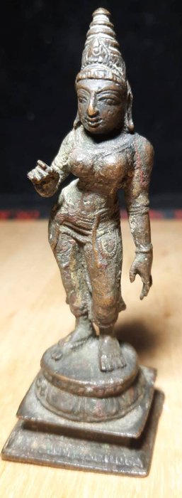 Bhu Devi - Bronze - Indien - 19 århundrede