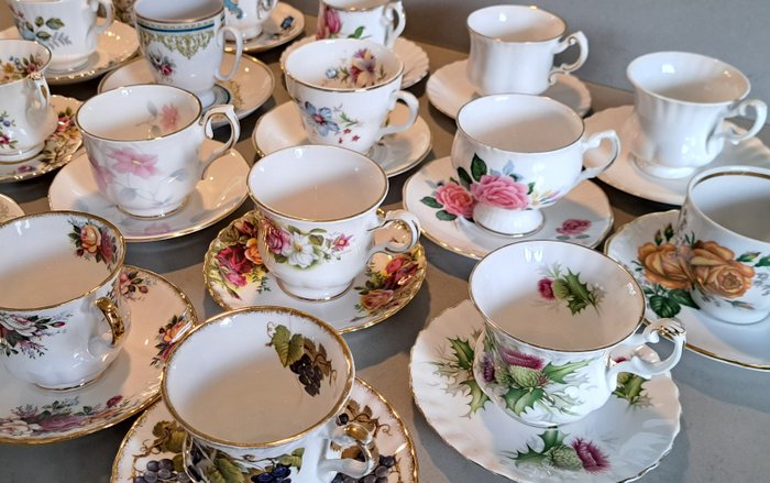 Royal Albert Clifton Queen Anne Queens Duchess - Kaffe og te service - Porcelæn - Samling af drikkeservice