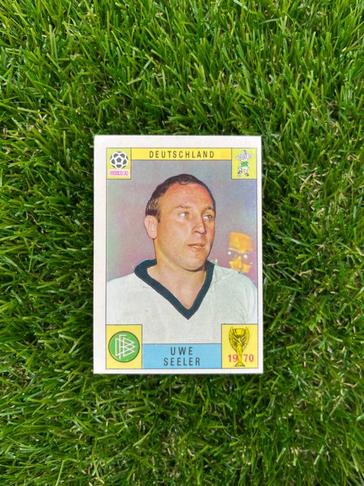 Panini - Mexico 70 World Cup - Uwe Seeler - Red black back Card