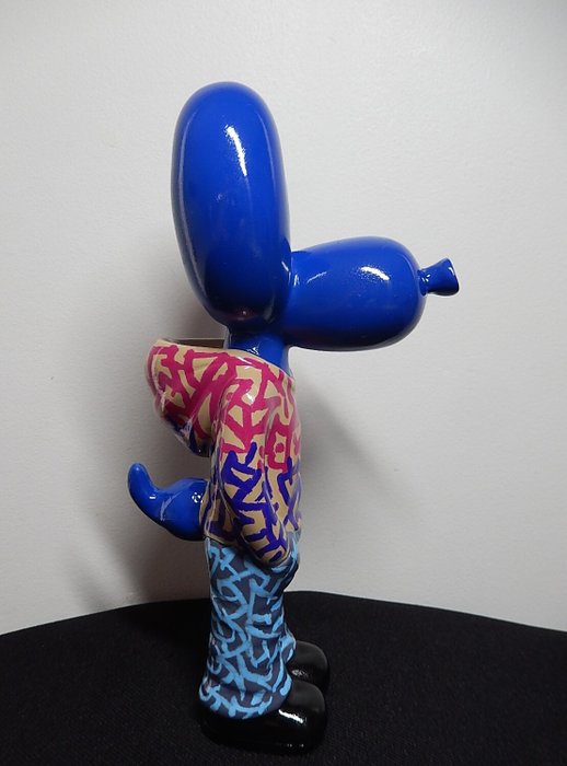 Enigme09 (1979) - Blue Street Balloon Dog