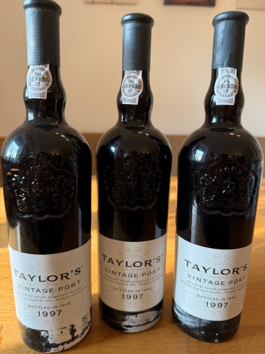 1997 Taylor‘s - Vintage Port - Flasket 1999 -  Douro  - 3 Flasker (0,75 L)