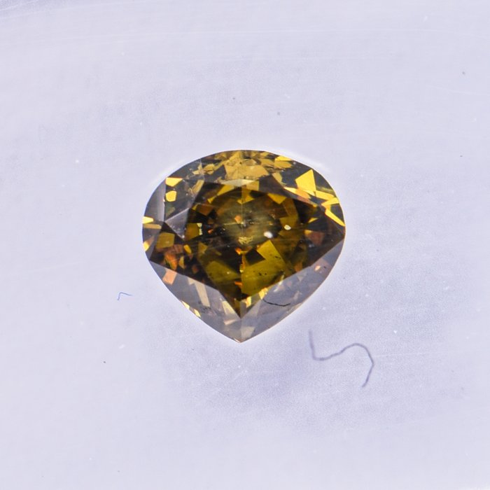 Ingen mindstepris - 1 pcs Diamant  (Naturfarvet)  - 040 ct - Pære - Fancy deep Brun Grønlig Gul - SI2 - International Gemological Institute (IGI)