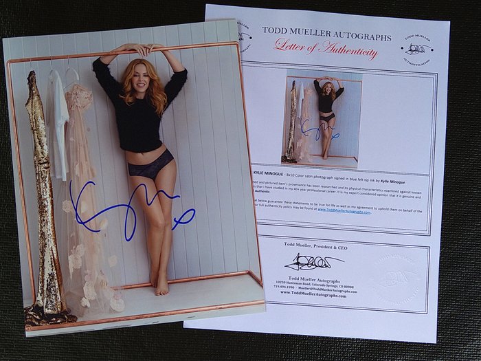 Kylie Minogue - Signed Photograph with LOA