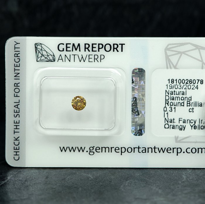 Ingen mindstepris - 1 pcs Diamant  (Naturfarvet)  - 0.31 ct - Fancy intense Orange nuance Gul - I1 - Gem Report Antwerp (GRA)