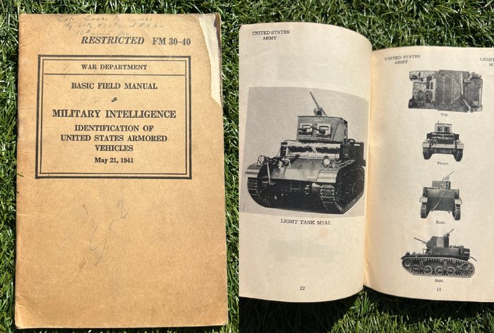 Verenigde Staten van Amerika - WW2 USA Armored Vehicle/Tank Recognition Manual - for Allied tank crews - Tanks, Half tracks - Named to 10th Armored Division - 1941