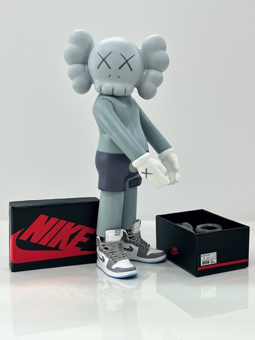 Alvin Silvrants (1979) - Kaws Companion Nike AIR Jordan I DIOR statue