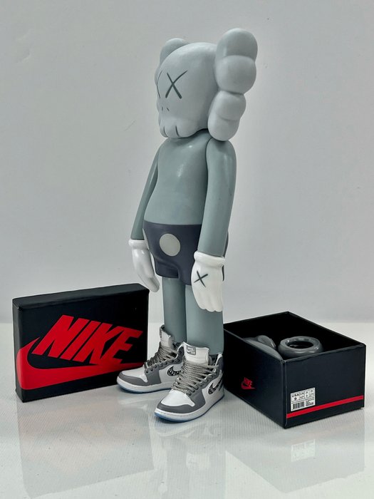 Alvin Silvrants (1979) - Kaws Companion Nike AIR Jordan I DIOR statue