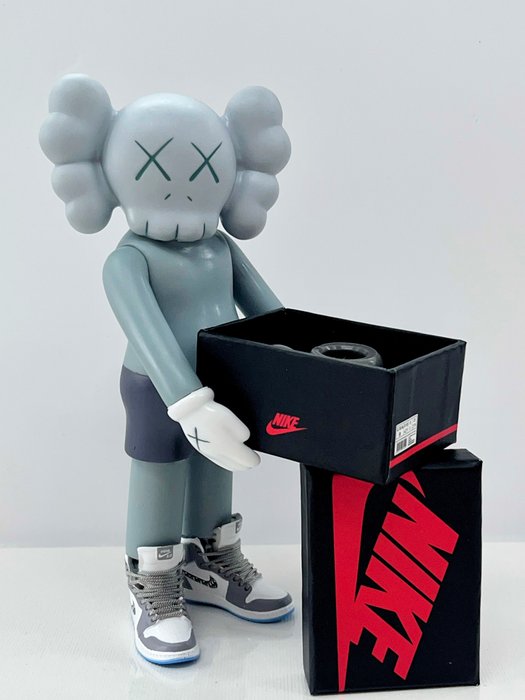 Alvin Silvrants (1979) - Kaws Companion Nike AIR Jordan I DIOR statue