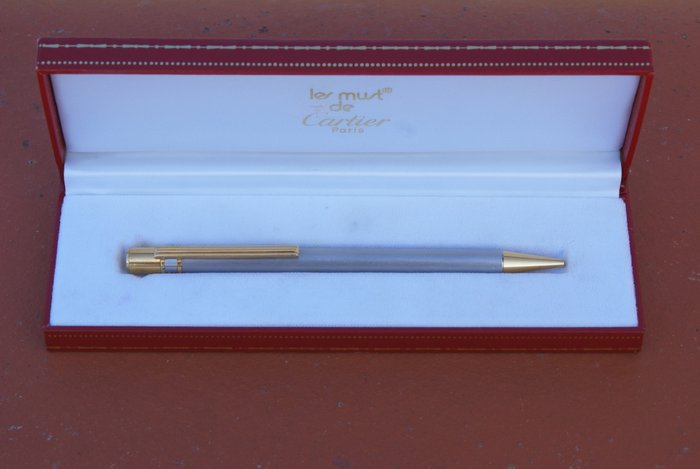 LUXUEUX stylo bille MUST DE CARTIER santos métal brossé dans son écrin - Pen