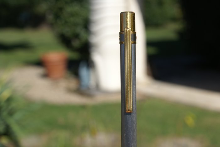 LUXUEUX stylo bille MUST DE CARTIER santos métal brossé dans son écrin - Pen