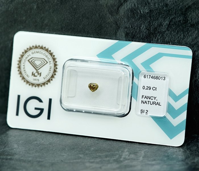 1 pcs Diamant  (Naturfarvet)  - 0.29 ct - Fancy intense Gul - SI2 - International Gemological Institute (IGI)