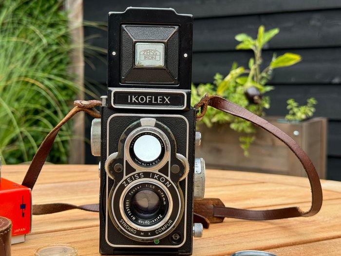 Zeiss Ikon, Sekonic Ikoflex camera met Zeiss Tessar 1:3.5 75mm en nieuwe Sekonic Studio deluxe L-398 lichtmeter en 120/mellemformat kamera  (Ingen mindstepris)