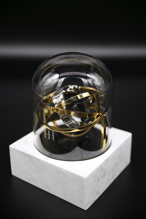 The Voyager I - Limited Edition xxx/287 - Watch Winder - Gold/White Marble - Elbrus Horology