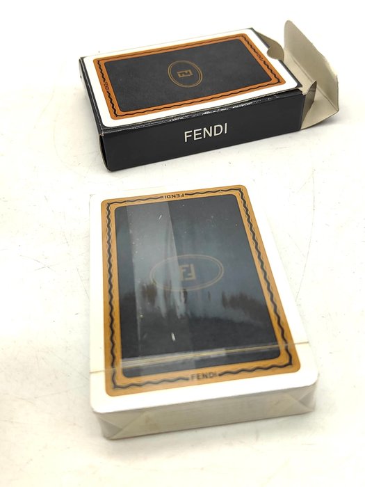 Fendi - carte da gioco come nuove - Spillekort - Fendi Spillekort fra neger som nye - papir og plastik