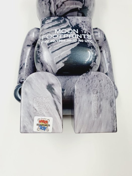 Nasa x Medicom Toy - Be@rbrick x Nasa  Moon Foot Prints Bearbrick 2024