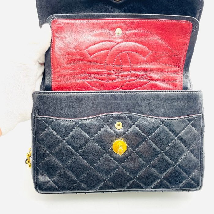 Chanel - CHANEL Matelassé Lambskin Paris Limited Edition - Skuldertaske