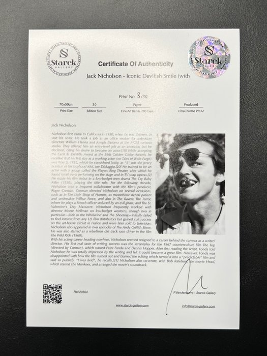 Jack Nicholson - Iconic Devilish Smile - Fine Art Photography - Luxury Wooden Framed 70X50 cm - Limited Edition Nr 01 of 30 - Serial ID - Original Certificate (COA), Hologram Logo Editor and QR Code - 100% New items.