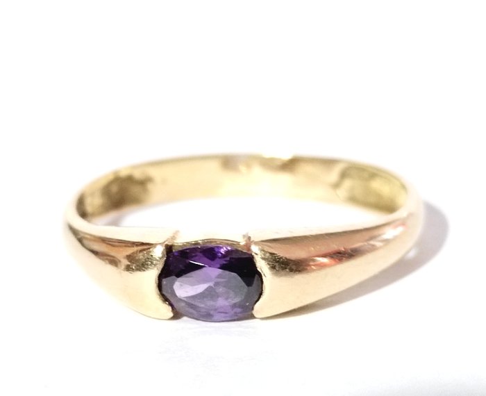 Ingen mindstepris - Ring - 18 kraat Gulguld -  0.30ct. tw. Ametyst